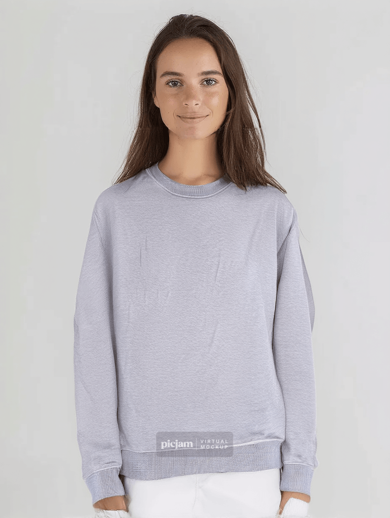 Light grey sweatshirt from Nitorious Atelier crafted from premium cotton fleece. This versatile and cosy sweatshirt offers a perfect blend of comfort and style, ideal for casual outings or lounging.
