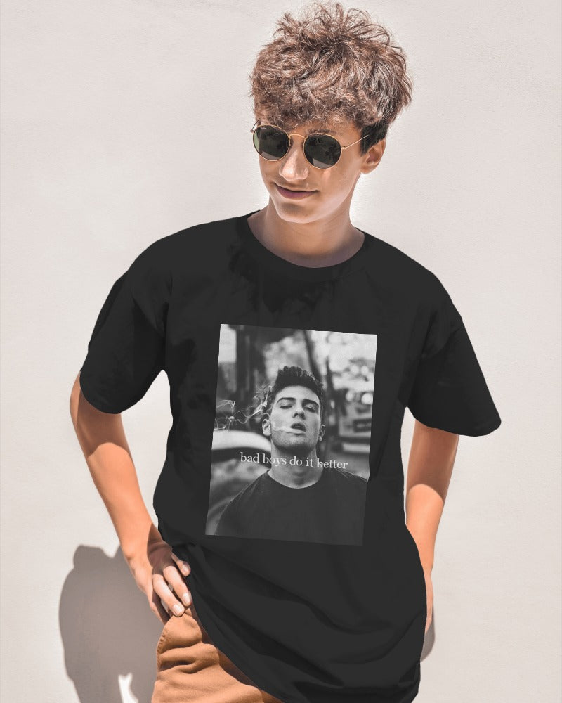 Oversized black t-shirt from Nitorious Atelier featuring the bold slogan 'Bad Boys Do Better.' Made from premium cotton, this t-shirt offers a stylish and comfortable fit.