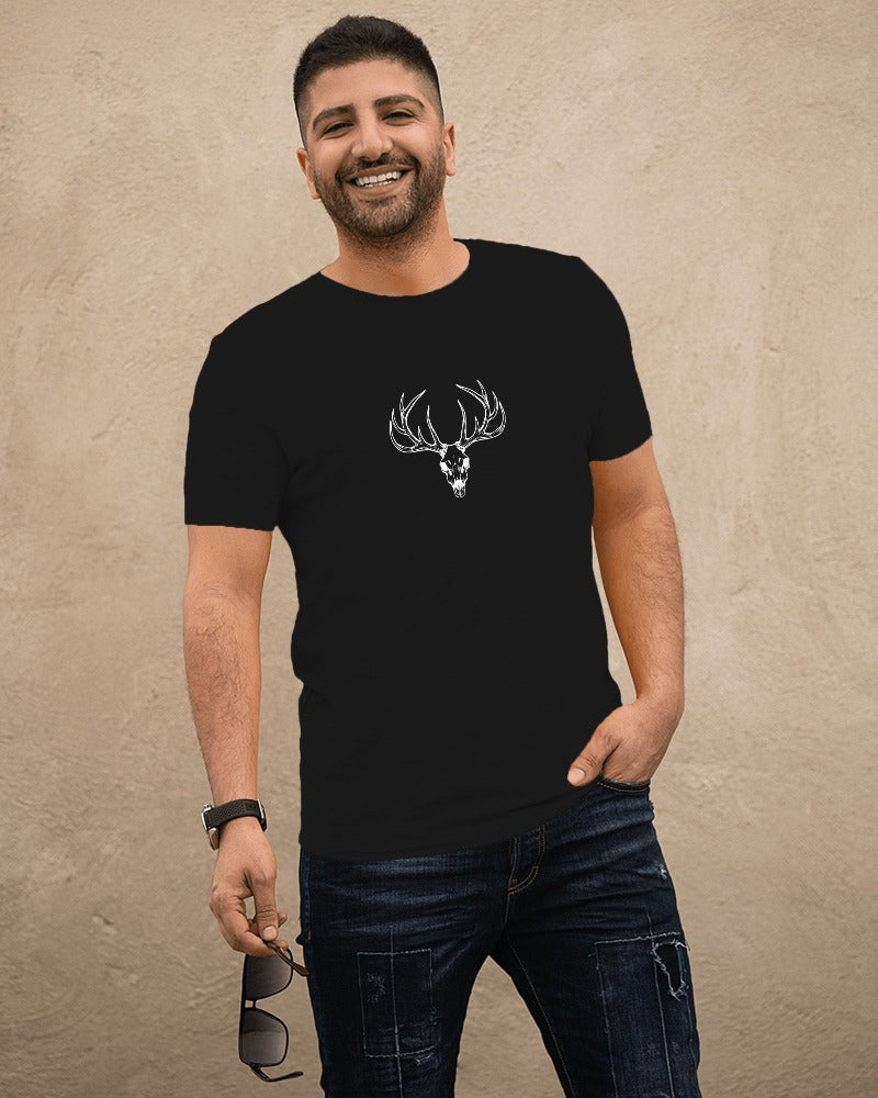 Black regular fit t-shirt from Nitorious Atelier featuring a deer graphic. Made from premium cotton, this t-shirt offers a stylish and comfortable choice for nature and wildlife enthusiasts.