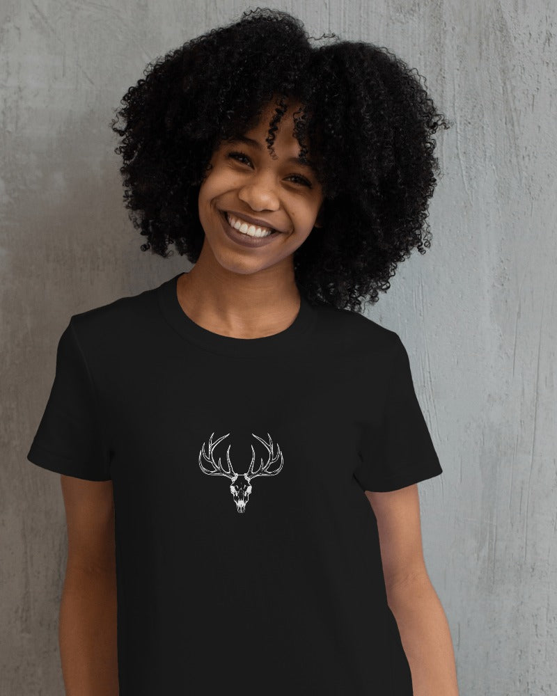 Black regular fit t-shirt from Nitorious Atelier featuring a deer graphic. Made from premium cotton, this t-shirt offers a stylish and comfortable choice for nature and wildlife enthusiasts.