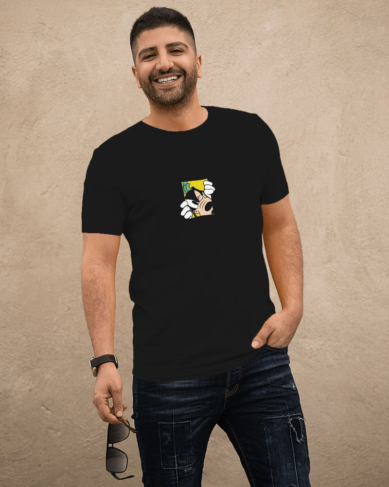 Black regular fit t-shirt from Nitorious Atelier featuring a Goofy graphic. Made from premium cotton, this t-shirt offers a fun and comfortable choice for all Goofy fans.