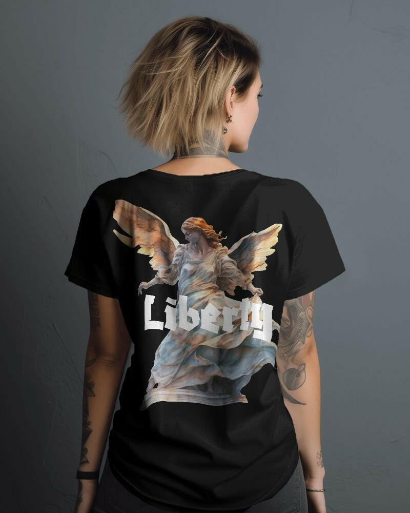  A striking t-shirt featuring a detailed and artistic graphic of the Liberty. Made from premium cotton fabric, this oversized fit t-shirt offers both comfort and a statement-making style, perfect for casual wear and expressing your love for iconic symbols.