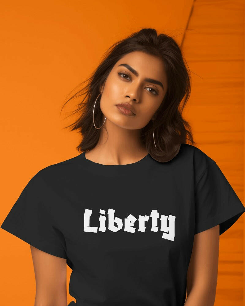  A striking t-shirt featuring a detailed and artistic graphic of the Liberty. Made from premium cotton fabric, this oversized fit t-shirt offers both comfort and a statement-making style, perfect for casual wear and expressing your love for iconic symbols.