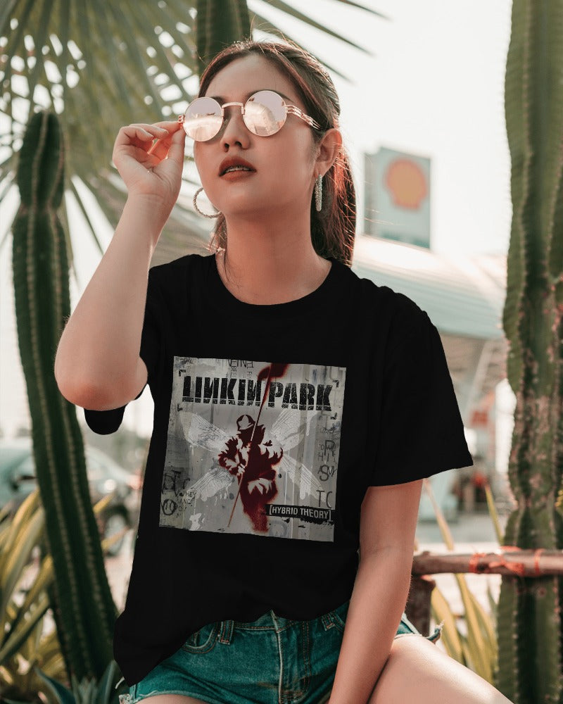 Linkin oversized black t-shirt from Nitorious Atelier featuring a bold Linkin Park graphic. Made from premium cotton, this t-shirt offers a comfortable fit and a stylish, edgy look.