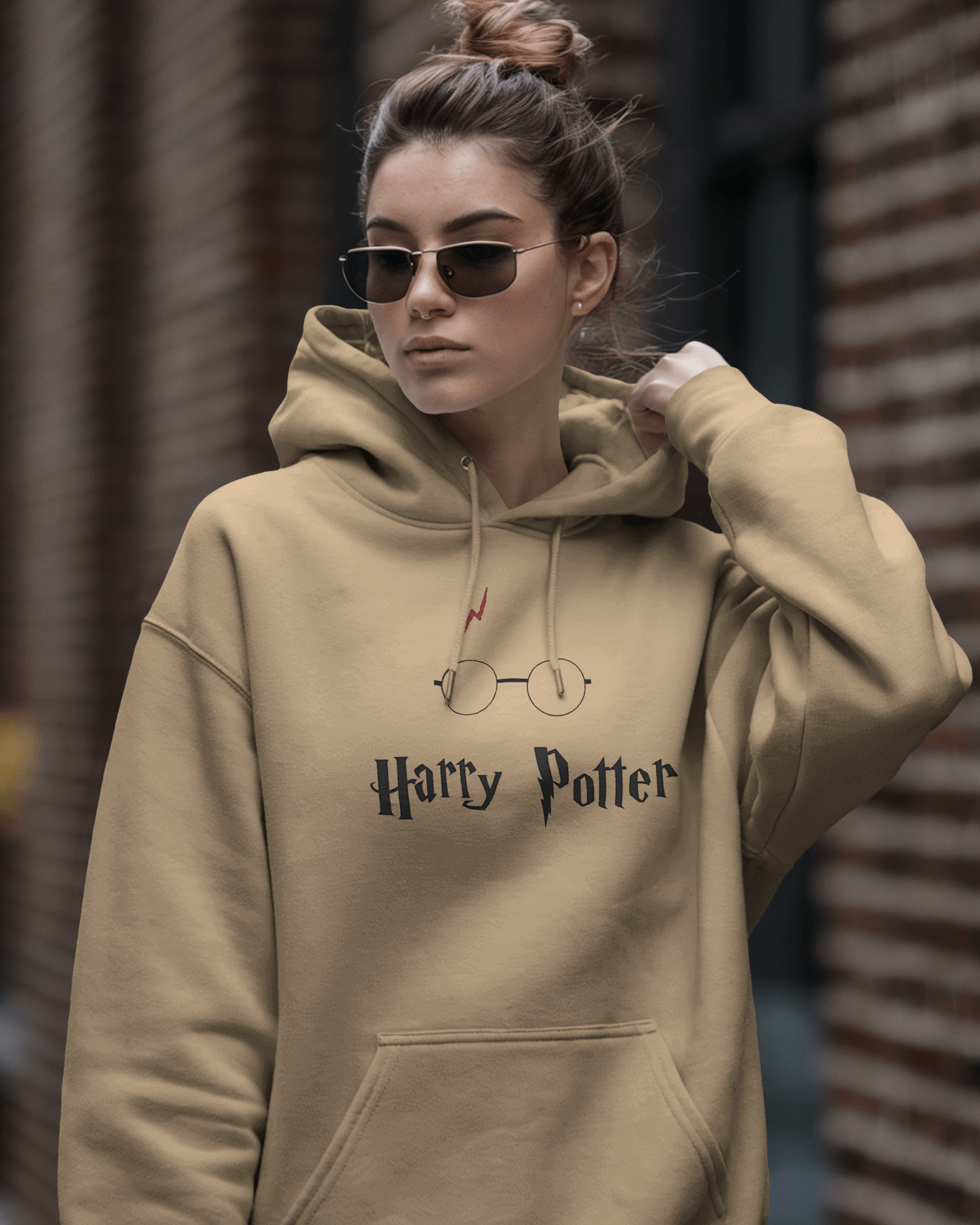 Beige luxe sweatshirt from Nitorious Atelier featuring a unique Sorting Hat-inspired design. Made from high-quality cotton fleece, this soft and cosy sweatshirt is ideal for fans of magical worlds and classic, stylish comfort.