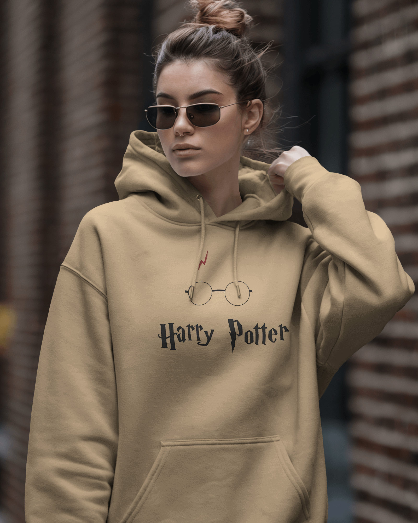 Beige luxe sweatshirt from Nitorious Atelier featuring a unique Sorting Hat-inspired design. Made from high-quality cotton fleece, this soft and cosy sweatshirt is ideal for fans of magical worlds and classic, stylish comfort.