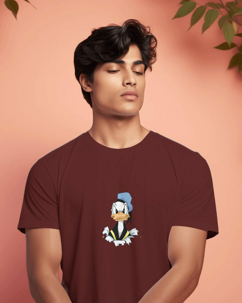 Nitorious Atelier's regular fit tee, featuring Donald Duck print, combines comfort and style effortlessly