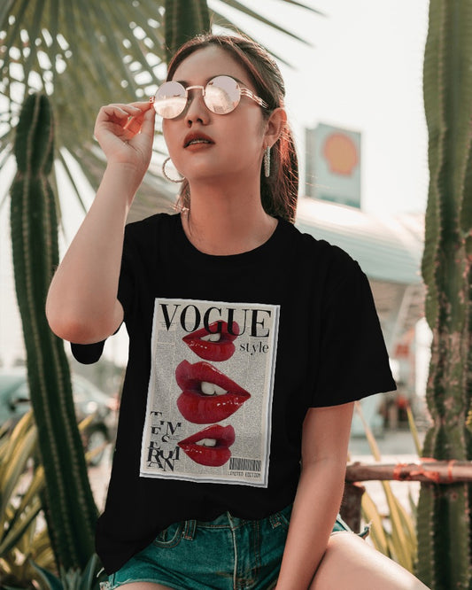 Vogue oversized black t-shirt from Nitorious Atelier featuring a stylish, minimalist design. Made from premium cotton, this t-shirt offers a comfortable and chic look, perfect for any casual outing.