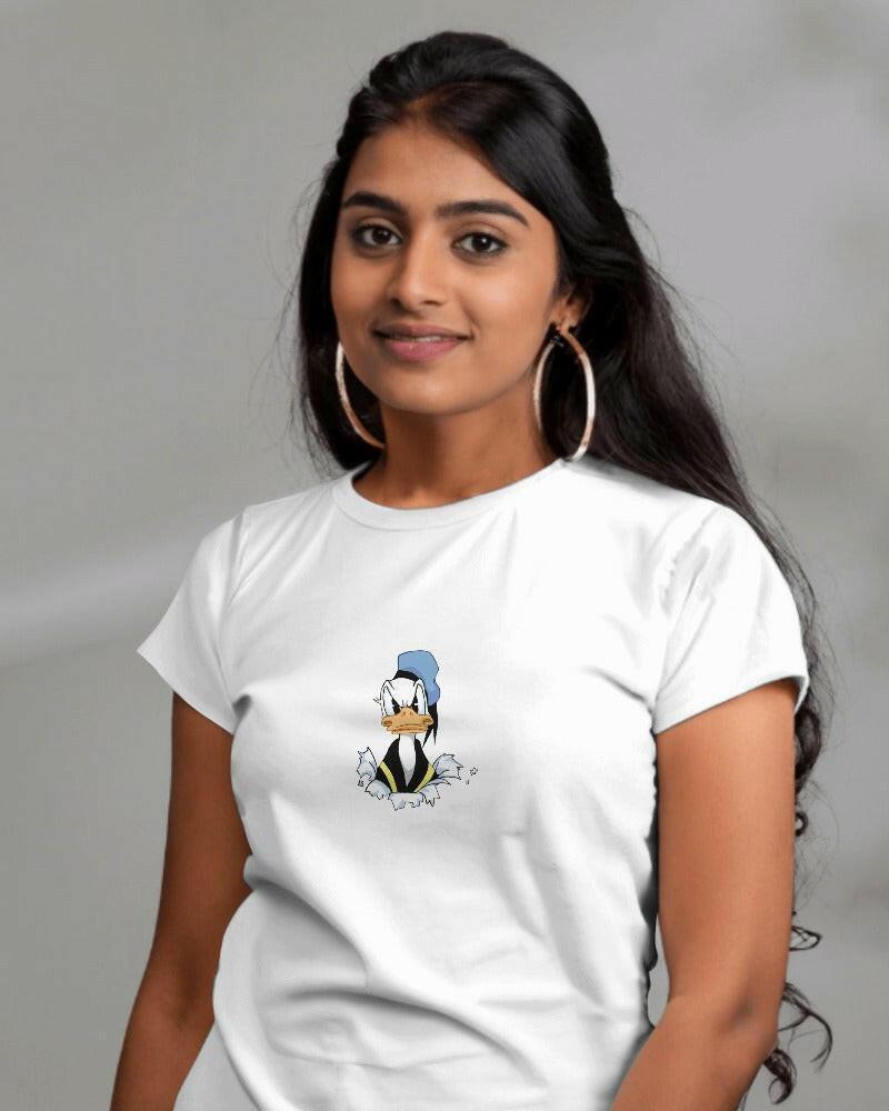 Nitorious Atelier's White regular fit tee, featuring Donald Duck print, combines comfort and style effortlessly