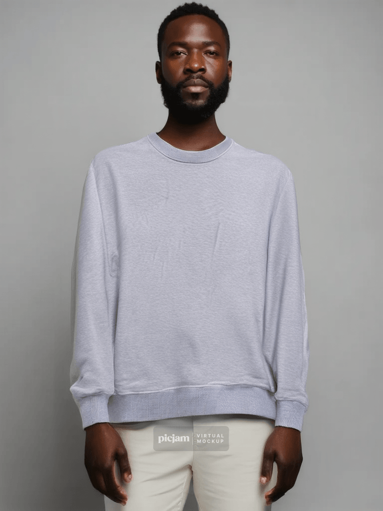Light grey sweatshirt from Nitorious Atelier crafted from premium cotton fleece. This versatile and cosy sweatshirt offers a perfect blend of comfort and style, ideal for casual outings or lounging.