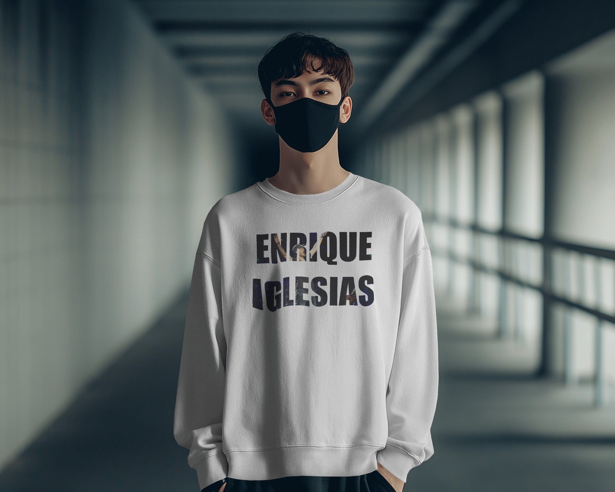 Enrique Iglesias Concert Luxe White Sweatshirt – premium cotton tour merch, oversized streetwear sweatshirt for music lovers