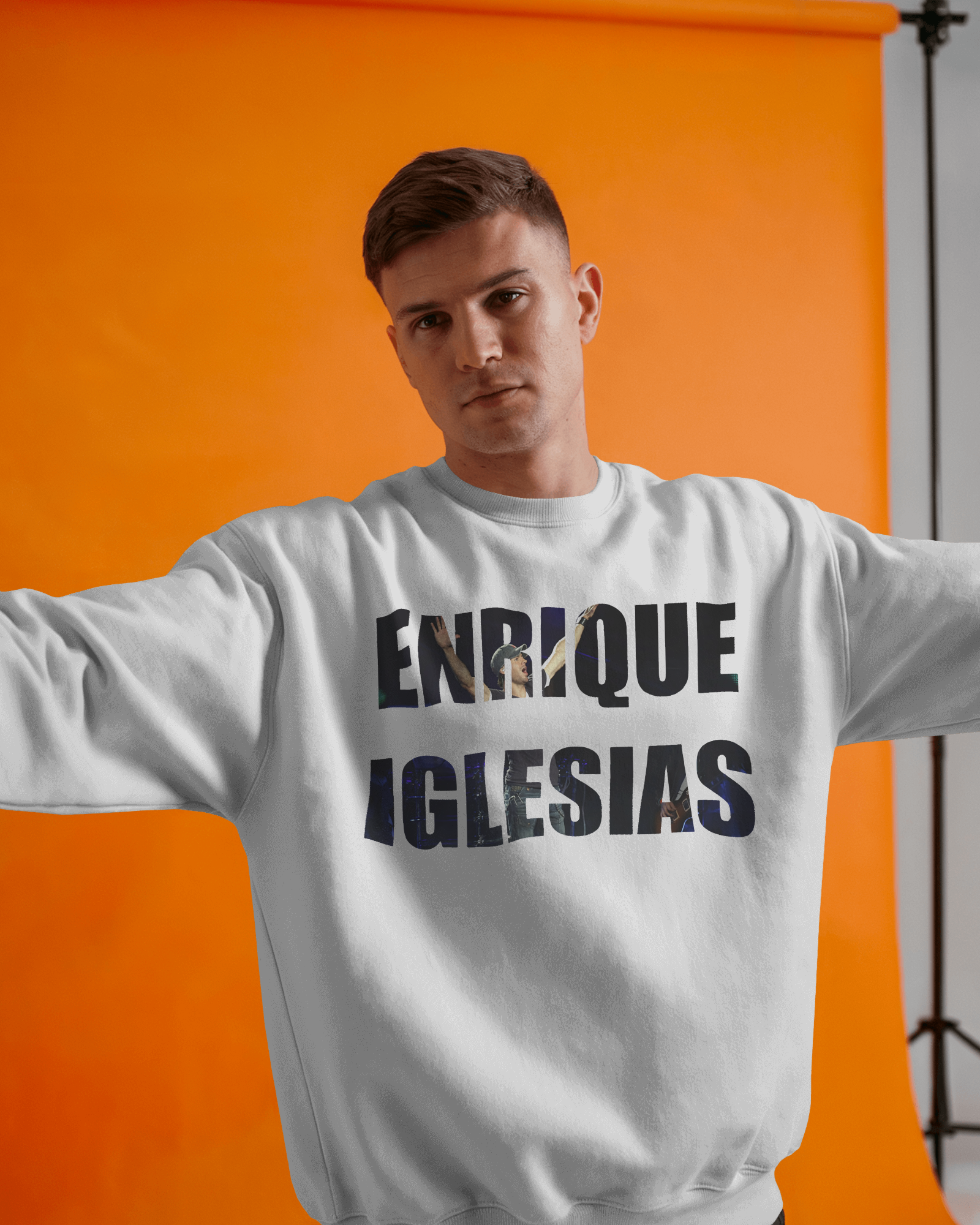 Enrique Iglesias Concert Luxe White Sweatshirt – premium cotton tour merch, oversized streetwear sweatshirt for music lovers
